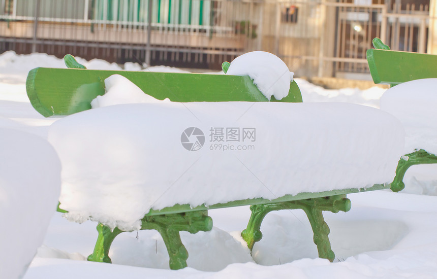 下雪时的座椅季节长椅雪景寒意冻结国家孤独旅行公园木头图片