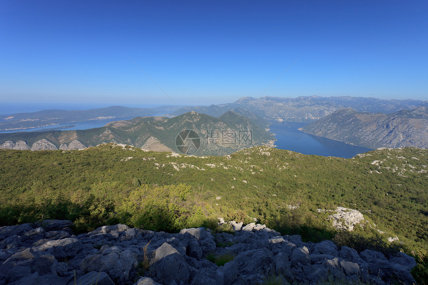 科托湾天空岩石地平线环境石头季节海岸线蓝色全景森林图片