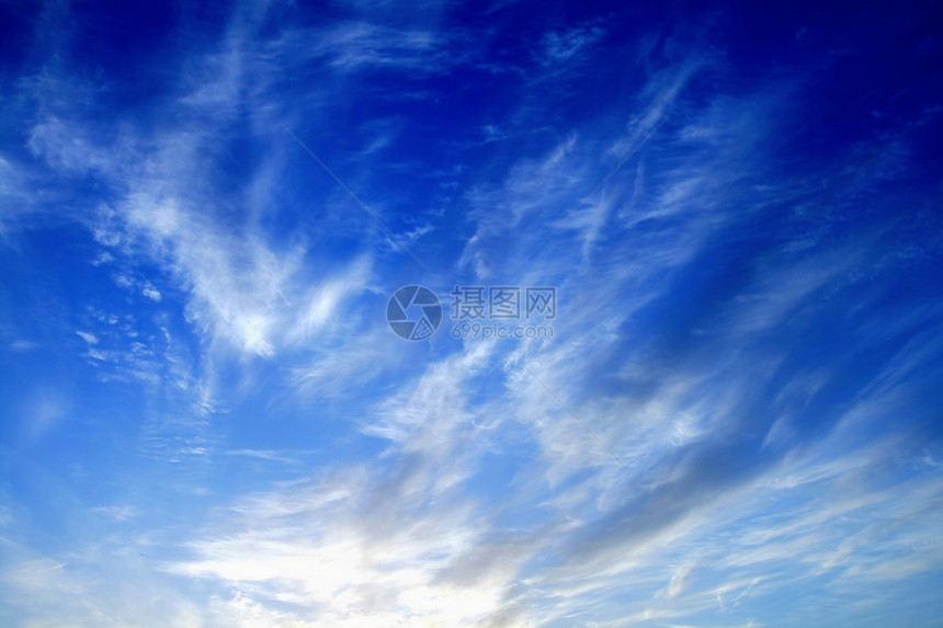 蓝蓝天空蓝色太阳晴天气氛臭氧云雾气象环境水分阳光图片