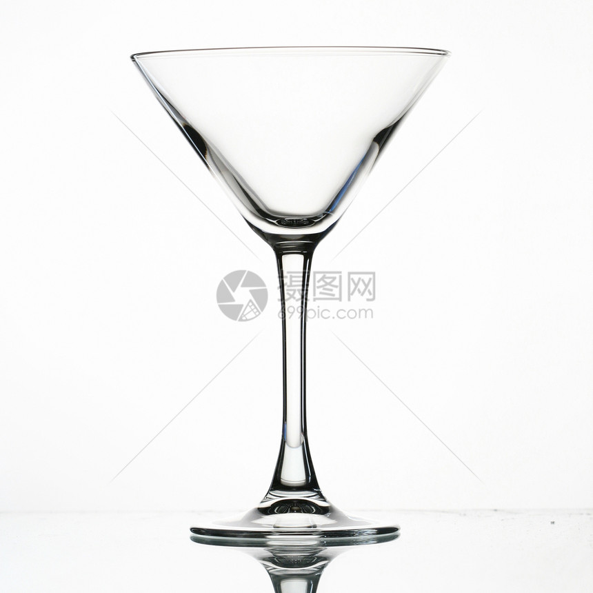 马丁尼杯玻璃喷洒液体飞溅纽带酒保速度俱乐部大都会酒吧宇宙生活图片