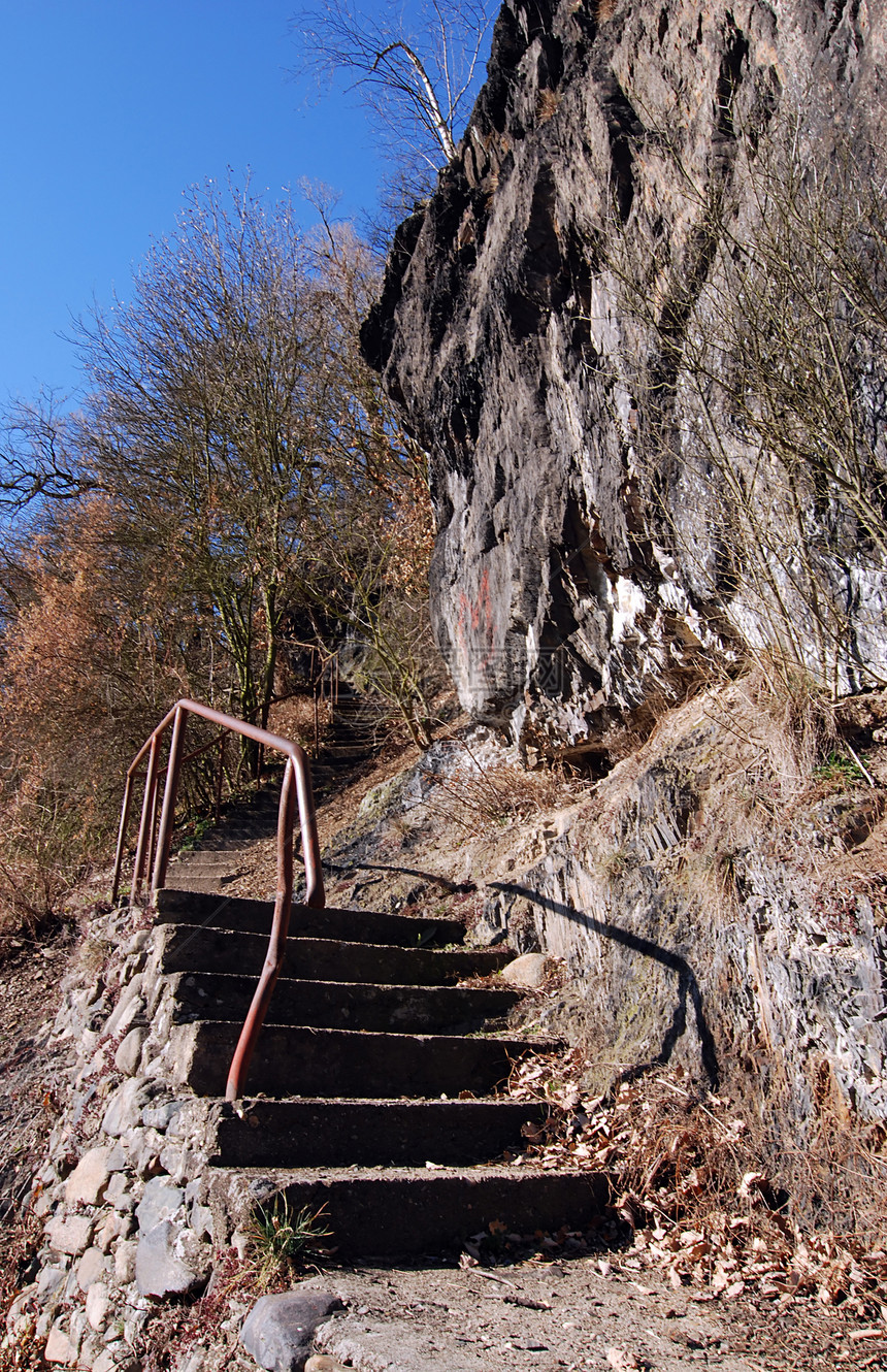 克里夫和楼梯闲暇悬崖荒野岩石旅行栏杆石头巨石旅游远足图片