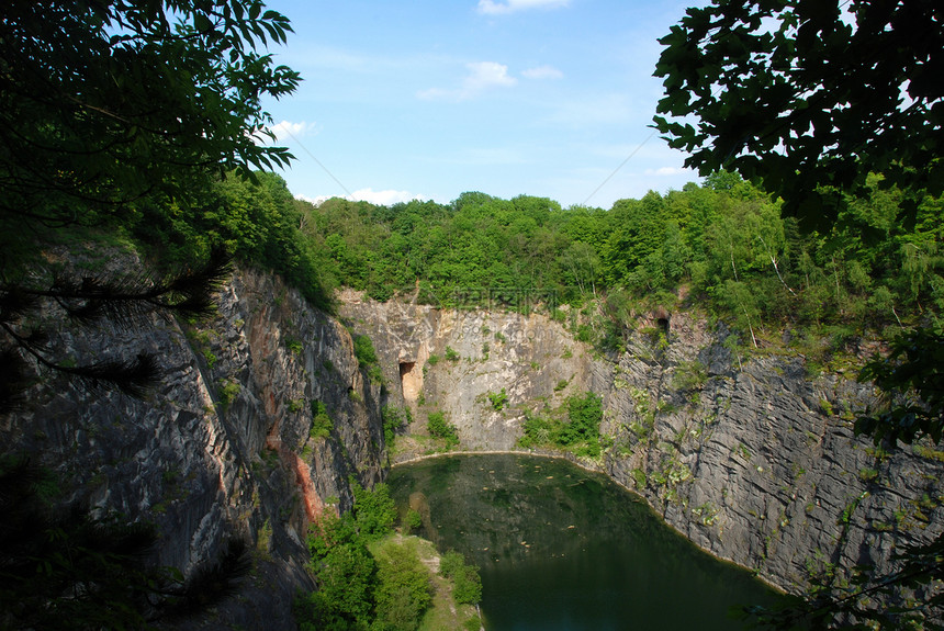 美洲小国池塘旅游图片