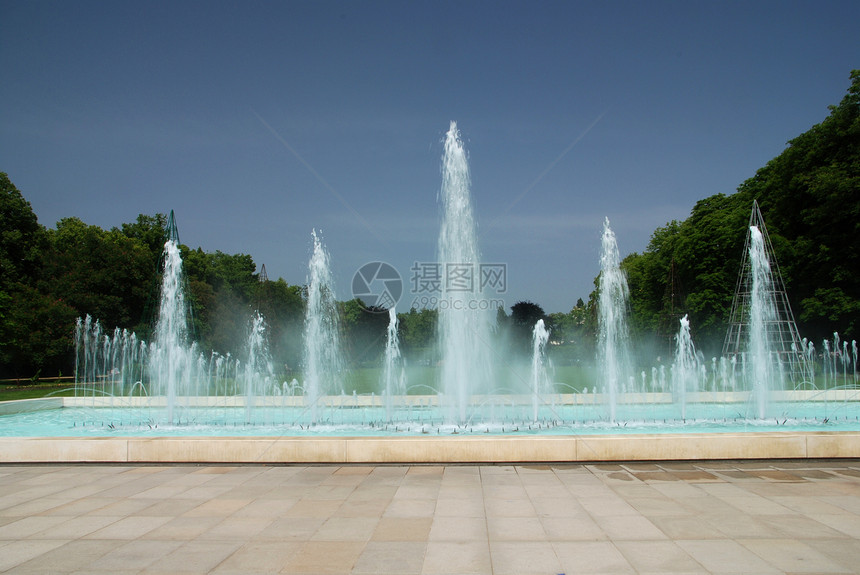 底膜喷泉地标中心喷射文化蓝色温泉图片