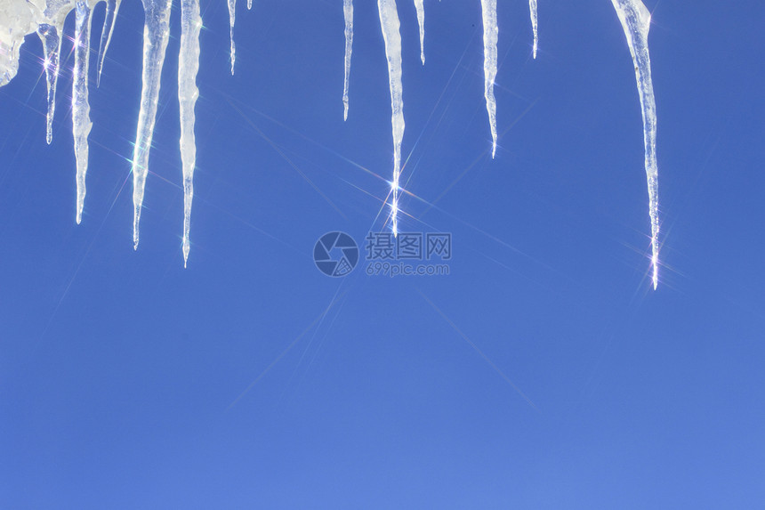 冰柱和蓝色天空季节水晶图片