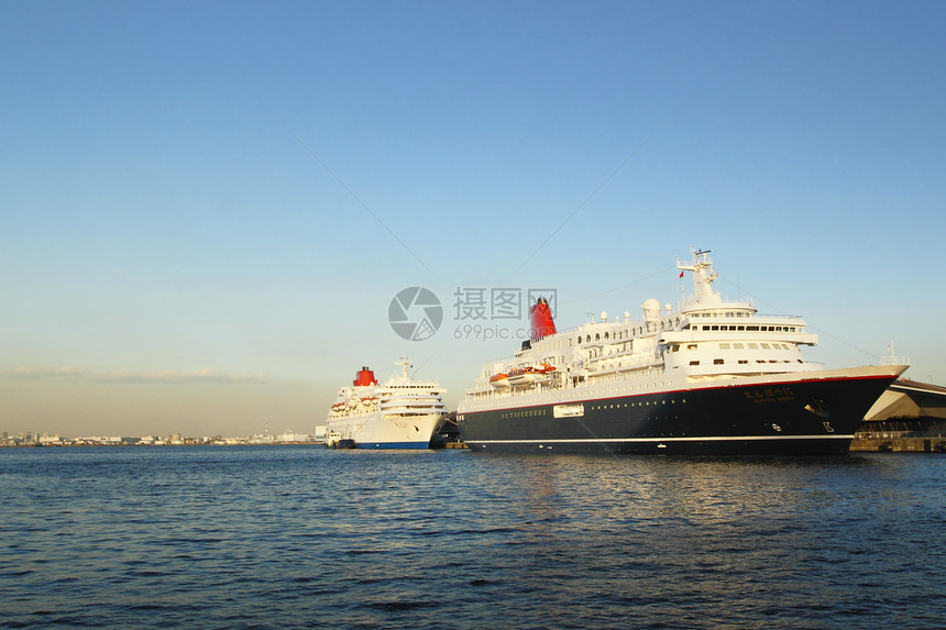 奥桑巴希横滨码头游轮天空码头巡航娱乐白色旅游海洋旅行假期港口图片