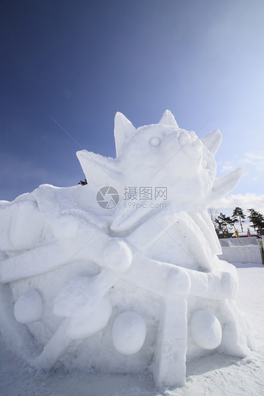 日本日积雪节雕像雪祭蓝天雕刻冻结季节图片