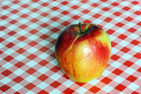 大苹果桌子水果养分红色正方形健康营养背景图片