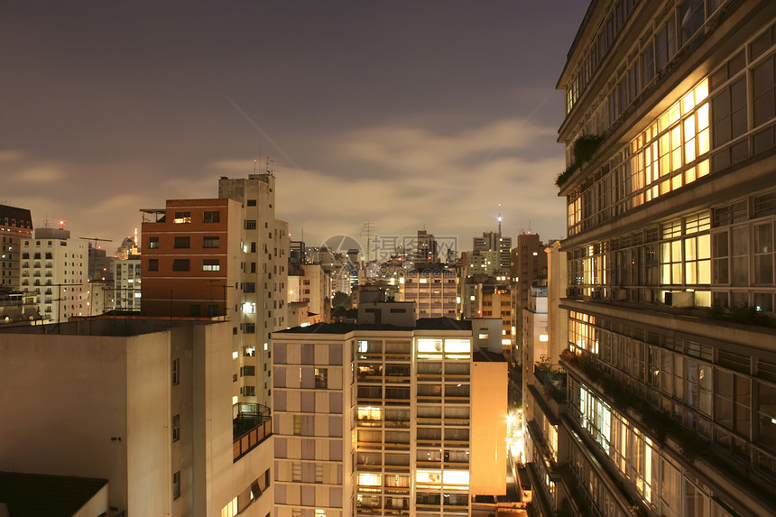 夜间圣保罗天线中心天空旅行建筑学风景建筑摩天大楼首都城市图片