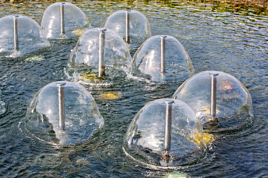 小型喷泉海浪斑点管子管道娱乐节日公园飞溅灌溉工程图片