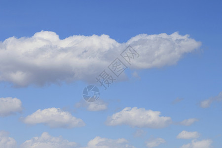 蓝色天空的白云白色天堂阳光空气多云天气背景图片
