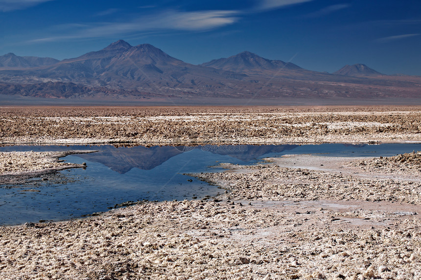 智利阿塔卡马环境荒野高原反射地区山脉盐滩寂寞沙漠图片