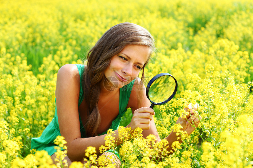 植物学家乐趣女士太阳眼睛女性花朵草地自由玻璃间谍图片