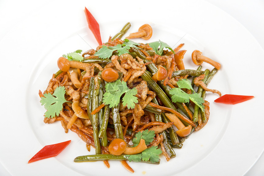 蘑菇和蔬菜沙拉食物饮食宏观胡椒餐厅美食白色盘子菜单草本植物图片