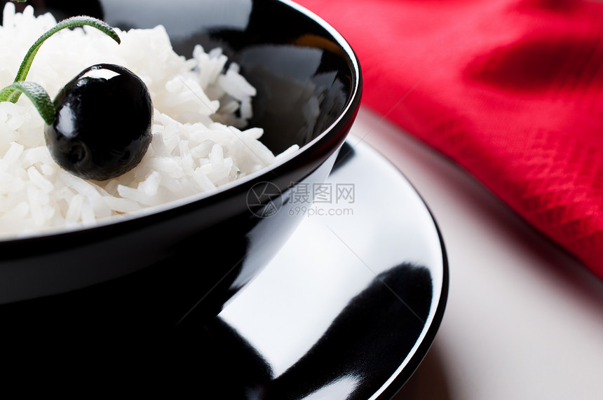 黑碗白饭主食食物颗粒状美食盘子餐具圆形营养餐厅红色图片