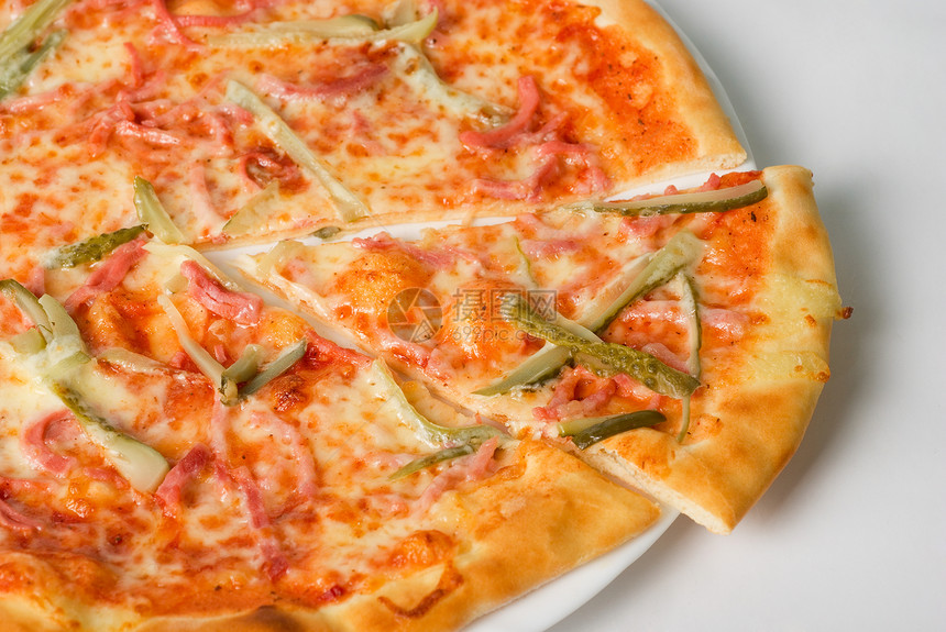 披萨比萨餐厅火腿黄瓜蔬菜午餐香肠洋葱糕点面团脆皮图片