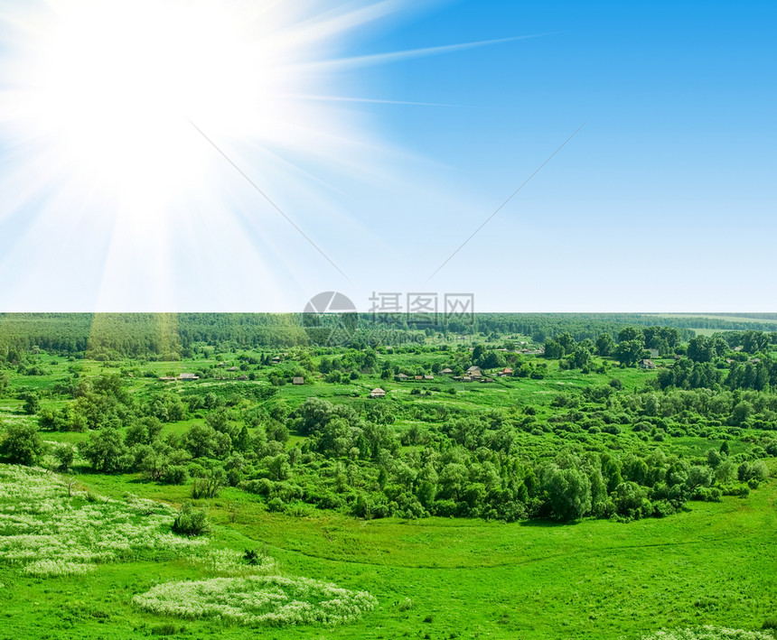 夏季风景天空场地晴天场景地形土地天气木头农村农场图片