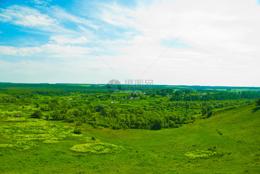 夏季山谷风景蓝色晴天阳光太阳日落地形农业农村地平线图片