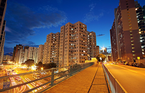 雅康高速现代城市 晚上有高速公路交通 香港州康旅行车辆建筑天空日落汽车速度驾驶地标蓝色背景