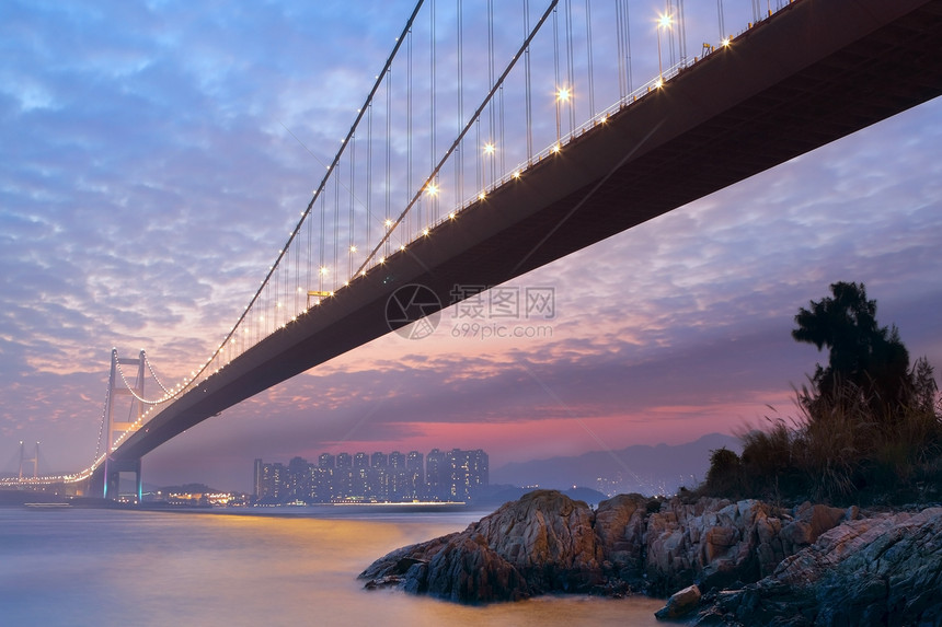 日落时长桥天空街道射线海洋小时蓝色交通旅行场景景观图片