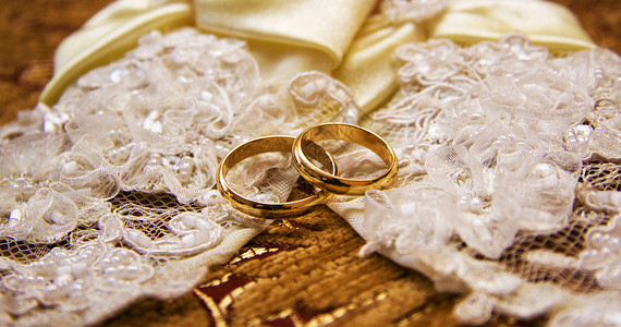 结婚戒指白色丈夫联盟未婚妻夫妻金子婚礼离婚金属仪式背景图片