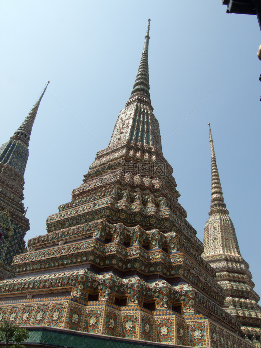 泰国寺庙的佛教和泰国艺术风格橙子教会雕塑旅行辐射宗教建筑学信仰车轮雕像图片