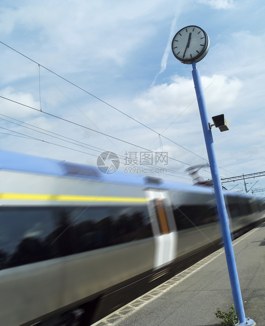 列火车车厢速度安排乘客陆地旅行车站车辆机车商业图片
