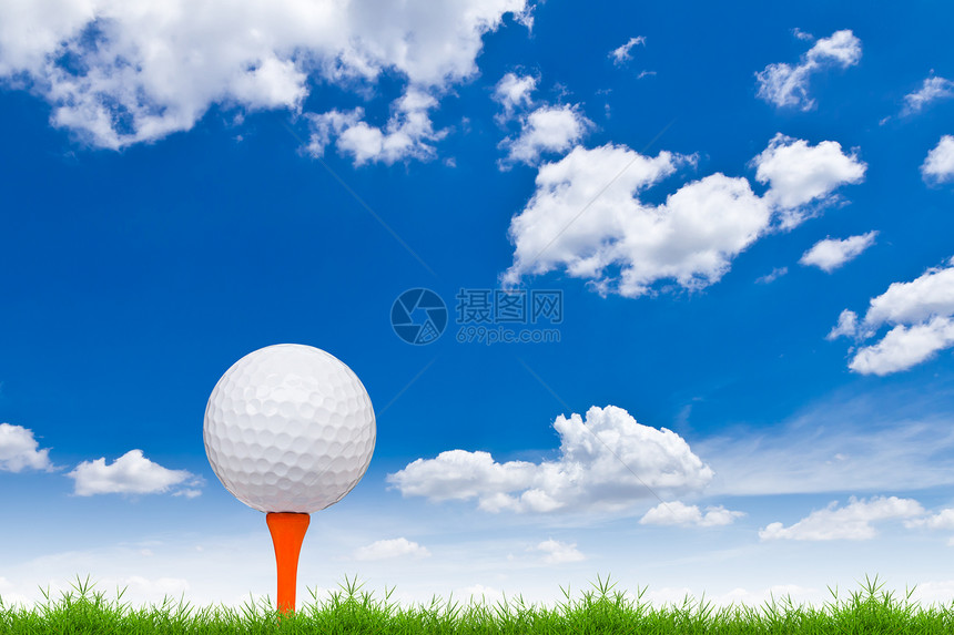 绿色草地上的高尔夫球空白圆形运动白色竞赛游戏俱乐部圆圈蓝色曲线图片