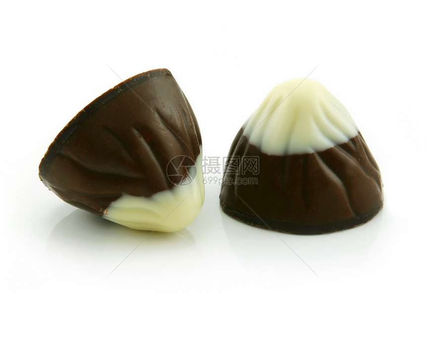 巧克力糖果孤立于白色食物棕色庆典小吃条纹团体礼物甜点美食坚果图片