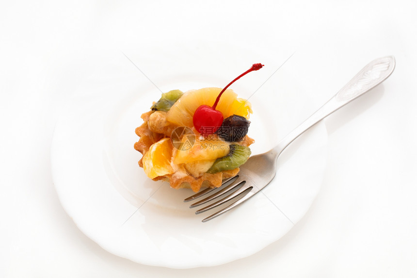 蛋糕在盘子上食物美食浆果小吃水果糕点奶油糖果图片