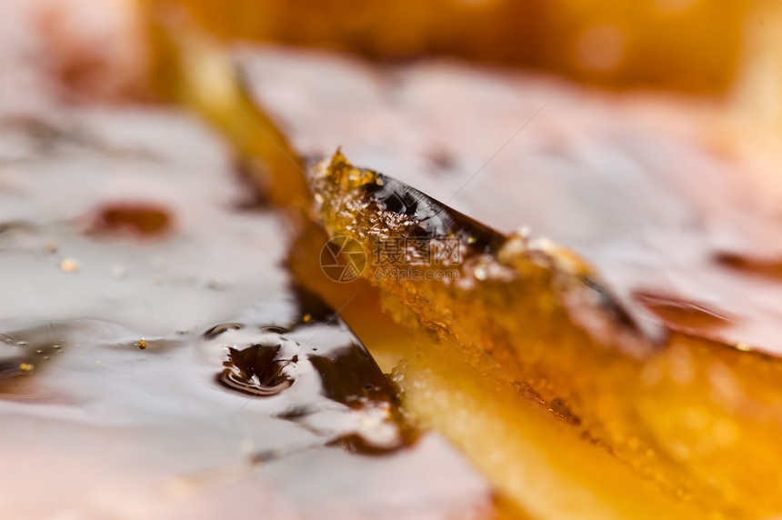 法国甜点     奶油布丁 烧焦霜美食烹饪三位一体蛋黄刀具食物糕点香草餐厅模子图片