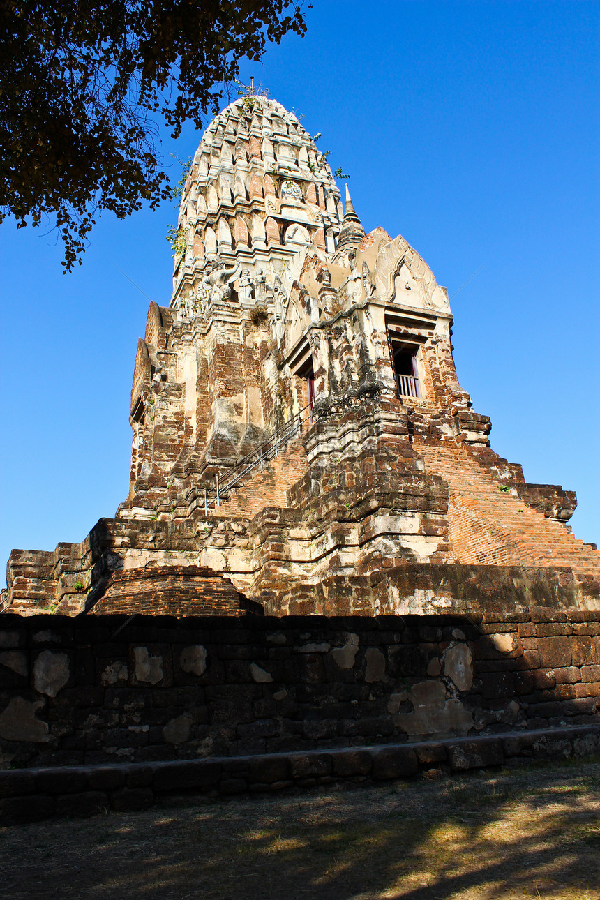 泰国秋天的寺庙历史场景纪念碑绿色文明建筑岩石上帝遗产文化图片