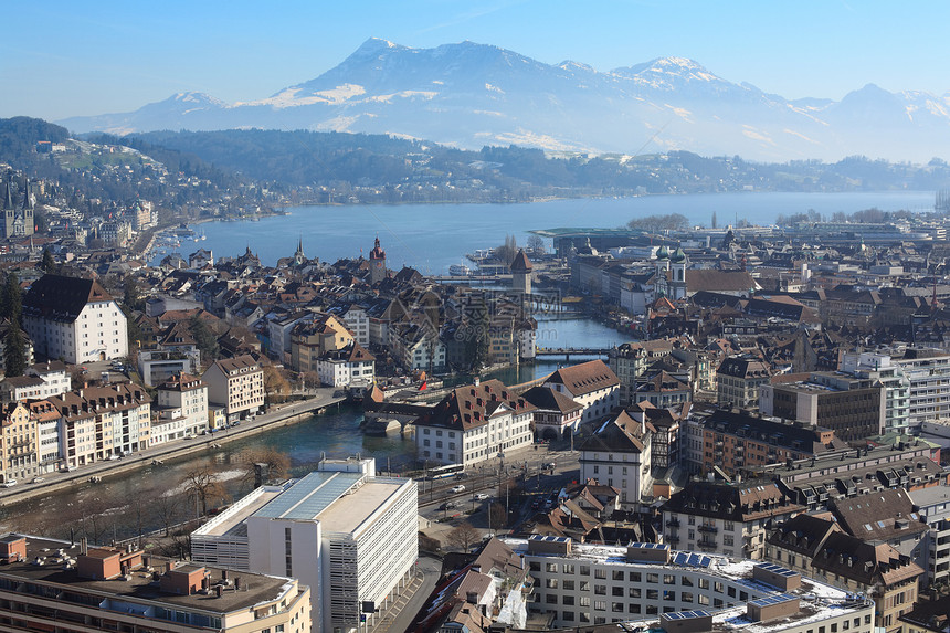 瑞士卢塞恩冬季城市风景图片