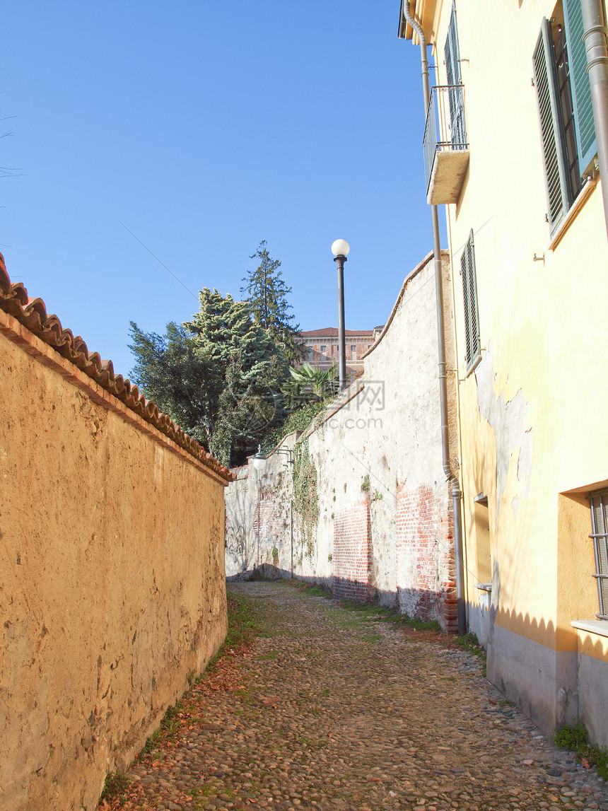 意大利里沃利老城城市中心街道图片