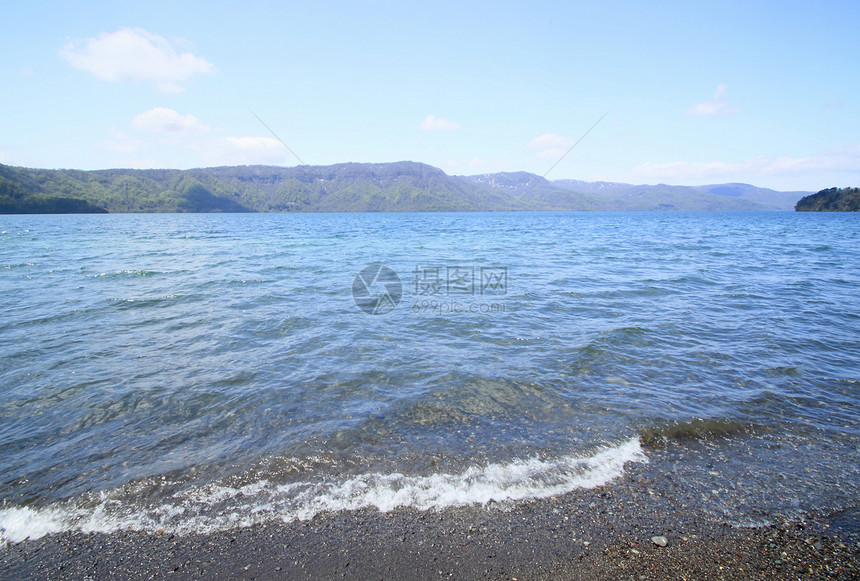 图瓦达湖多云白色太阳天气空气蓝色季节图片