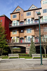 现代公寓 波特兰OR阳台玻璃植物栏杆停车场社区生活建筑空间建筑学背景图片