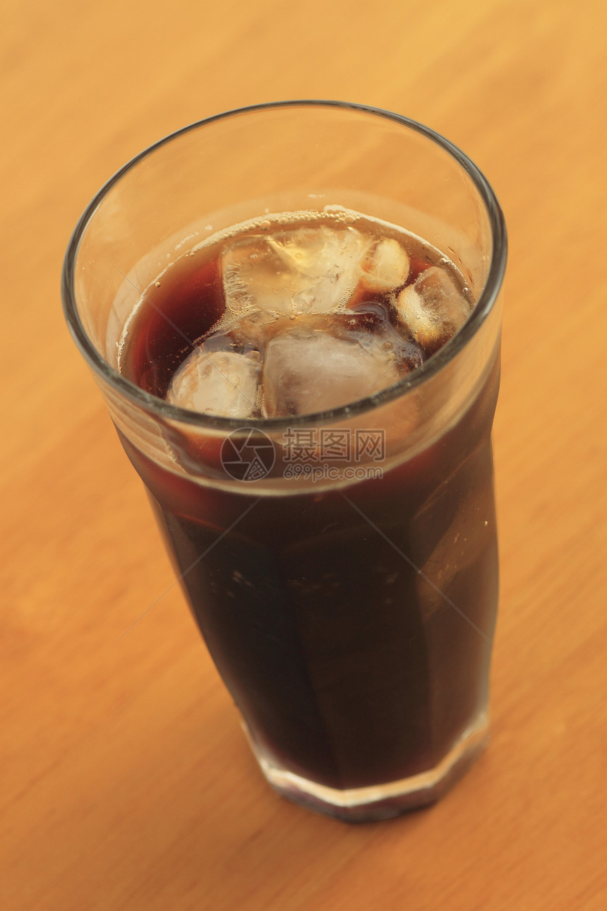 冰雪咖啡玻璃咖啡店棕色黑色冰镇图片