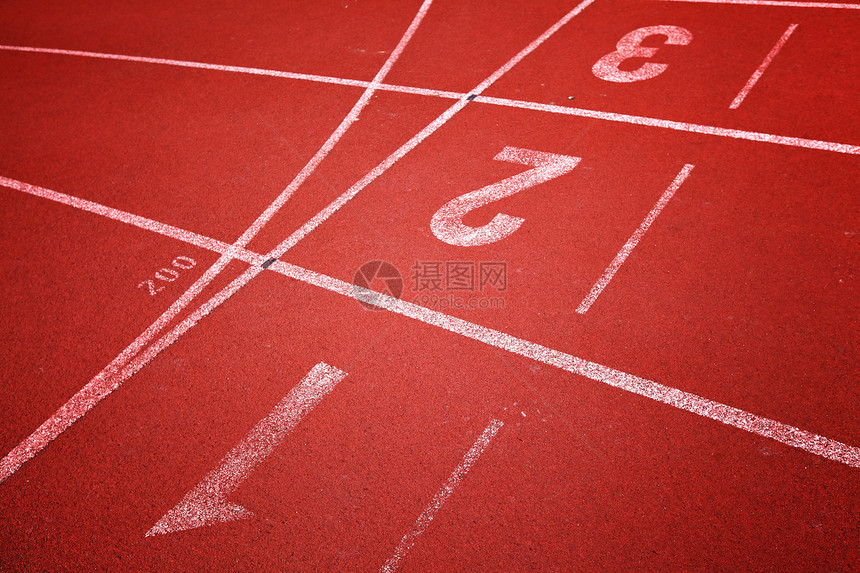 运动员的赛跑轨道车道白色跑步赛跑者训练运动椭圆形竞赛圆圈速度图片