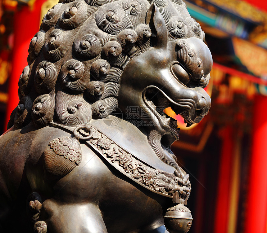 中国寺庙里的金狮图片