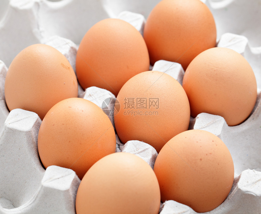 箱中褐蛋纸盒鸡蛋食物母鸡黄色棕色鸡蛋盒早餐图片