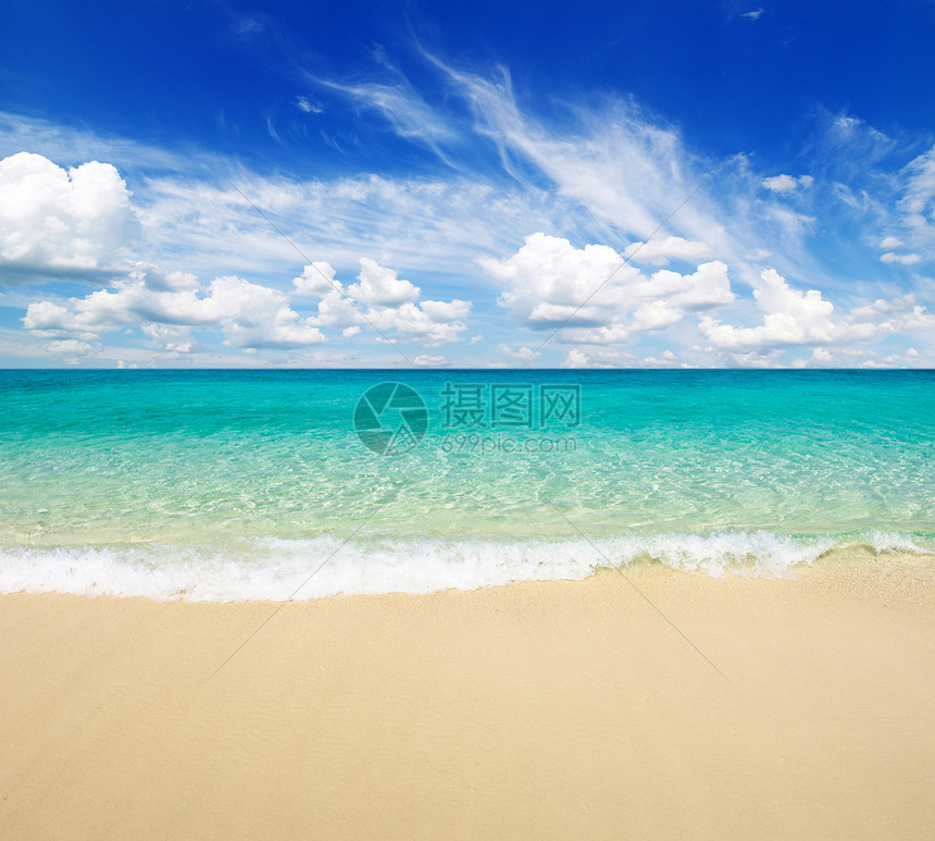 沙滩和热带海海洋支撑海景海浪假期天空旅行海岸蓝色晴天图片