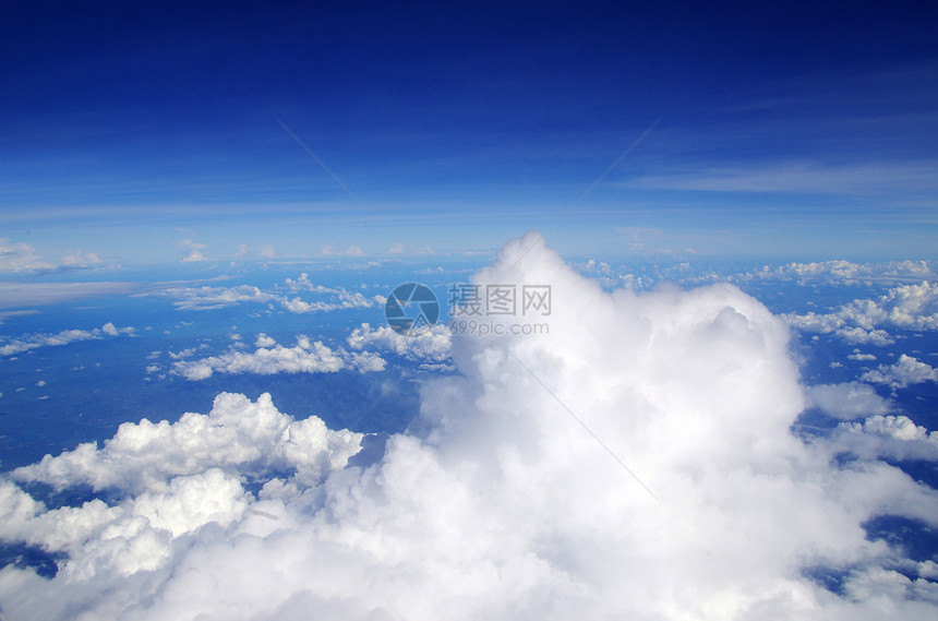蓝蓝天空蓝色臭氧美丽气象天际场景天堂白色环境阳光图片