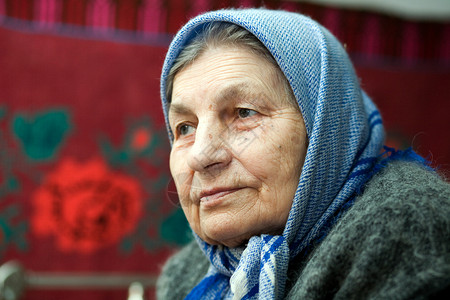纵向祖母女士女性退休灰色生活母亲老化背景图片