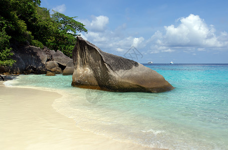 亚祖尔州旅行海岸避风港海滩树木潜水热带天堂岩石巨石背景图片