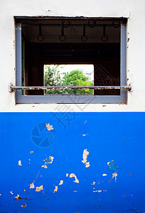 蓝色列车的窗口背景图片