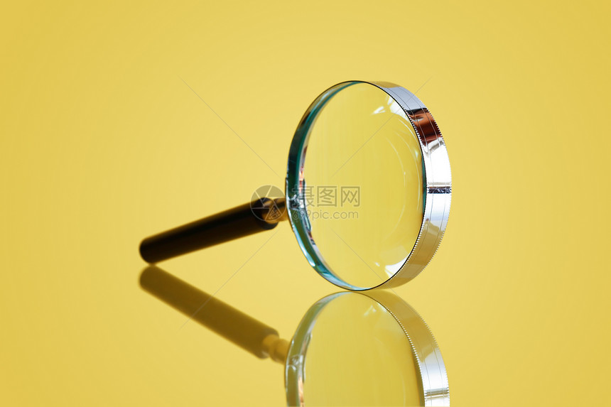 放大镜调查犯罪搜索实验室宏观镜片黄色设备玻璃侦探图片