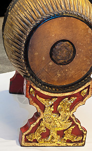泰国音乐乐器故事灵魂男人艺术木头仪式信仰大学古董老师背景图片