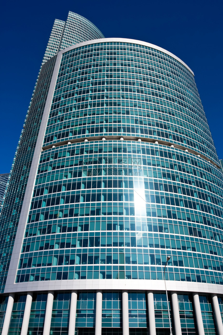 天空压台日光商业财产总部金融民众蓝色晴天市中心城市图片