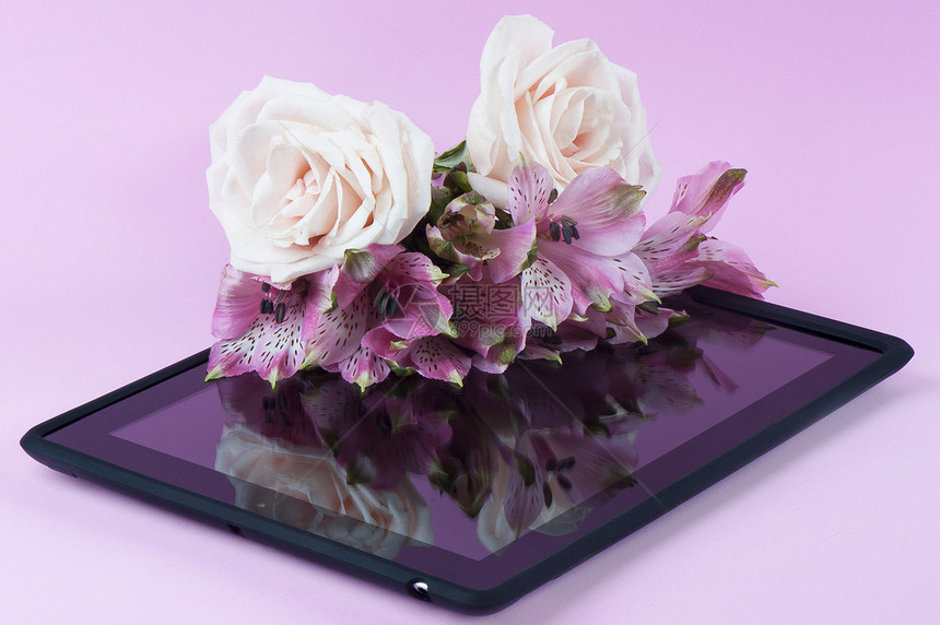 带花朵的黑色平板屏幕触摸屏导航互联网惊喜礼物笔记本电脑电话图片