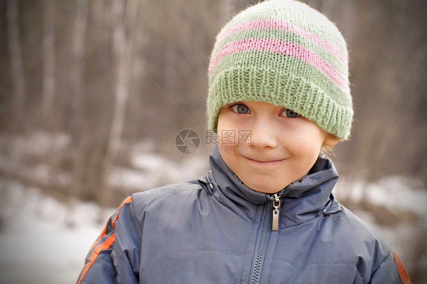 男孩子童年青年孩子毛衣婴儿儿子幸福季节喜悦叶子图片