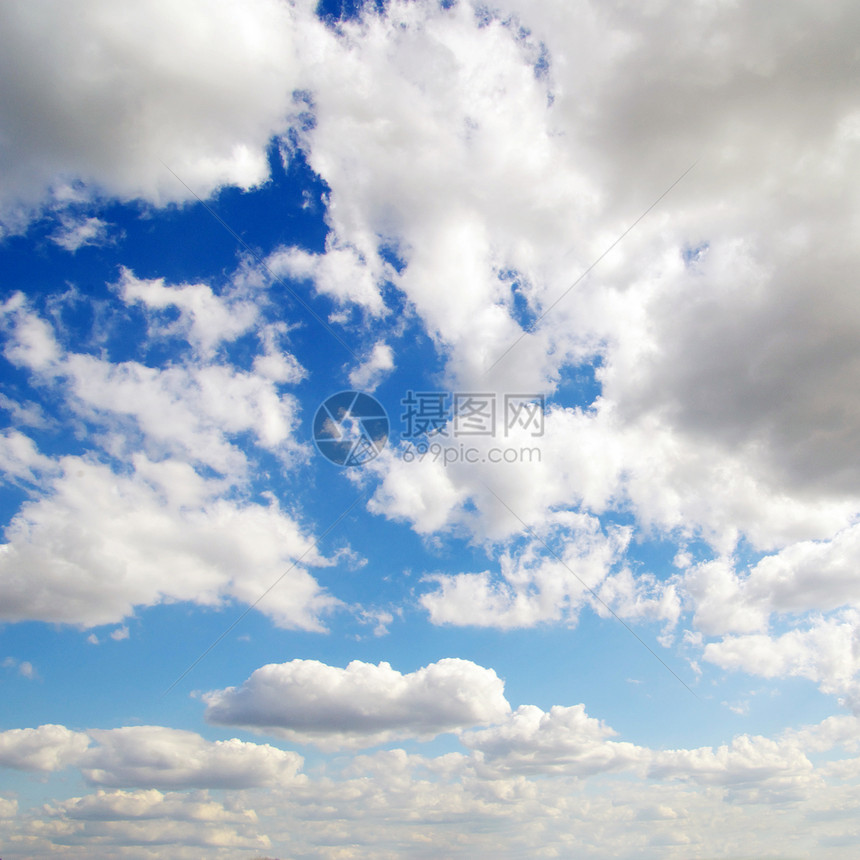 天空云景晴天水分气氛环境沉淀阴霾阳光季节蓝色图片